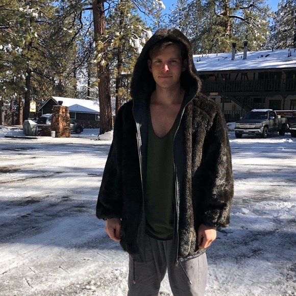 Oversized Reversible Faux Fur / Leather Jacket - Picture 7 of 8